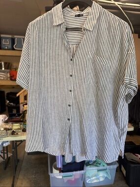 Splendid Men's White and Navy Striped Casual Button-Down Shirt